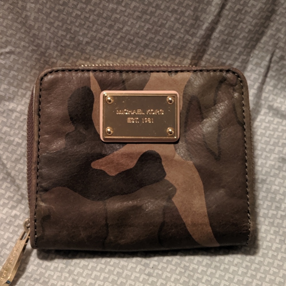 Michael Kors Camo wallet
